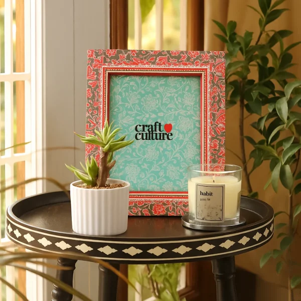Add a touch of elegance to your memories with this Dark Green Printed Pattern Photo Frame (5x7). Designed with a sophisticated printed pattern and a rich dark green finish, this frame enhances the beauty of your photos while complementing modern and classic interiors.